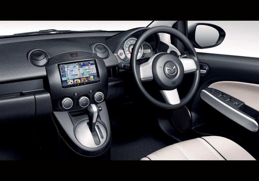  Mazda Refined Demio 2009 года  (фото 6 из 8)